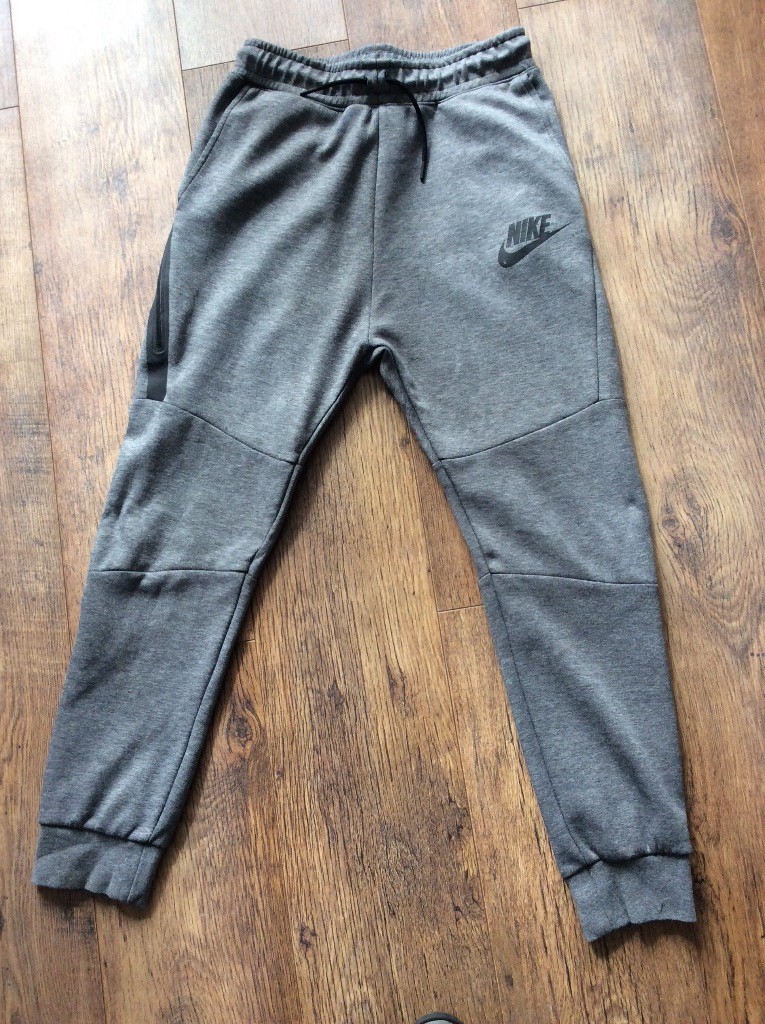 nike tracksuit bottoms age 13